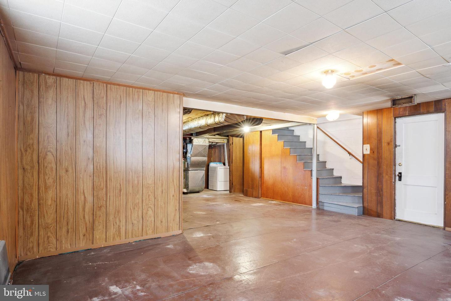 2001 Linden LANE