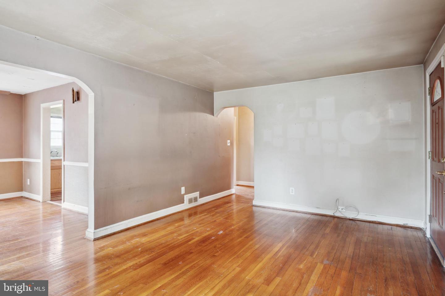 2001 Linden LANE