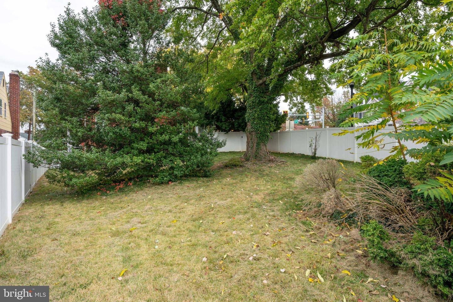 2001 Linden LANE