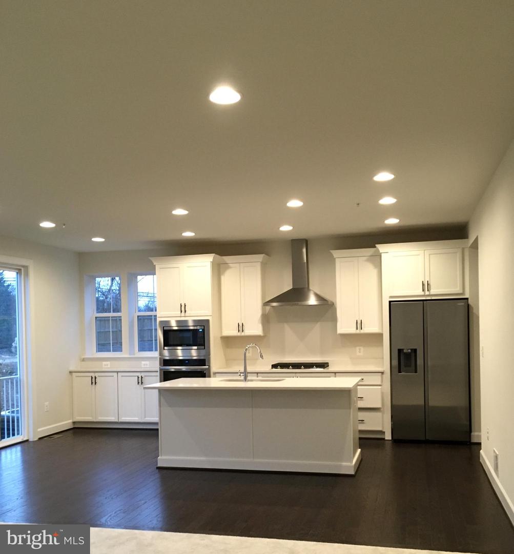 117 Parkdale COURT