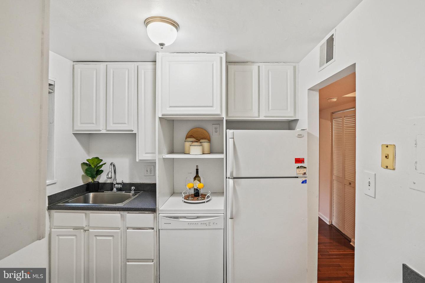 7611 Maple AVENUE Unit: 310