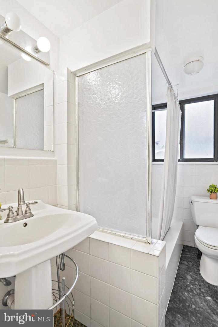 7611 Maple AVENUE Unit: 310