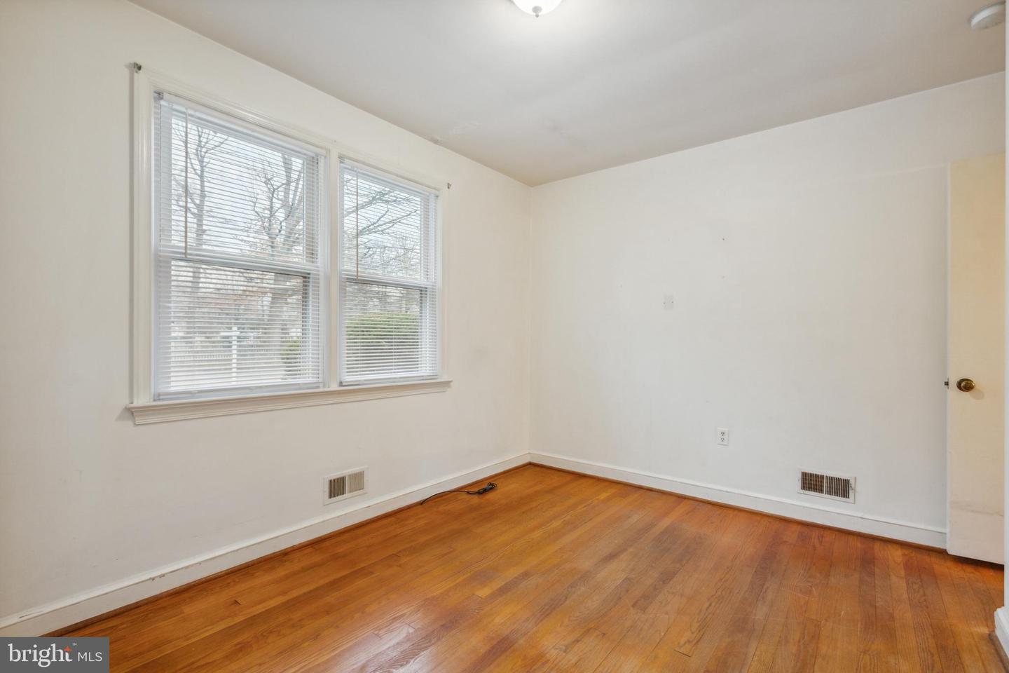 19 Hutton STREET