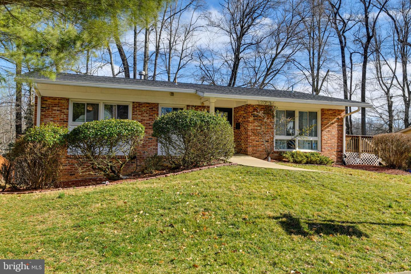 14305 Woodcrest DRIVE