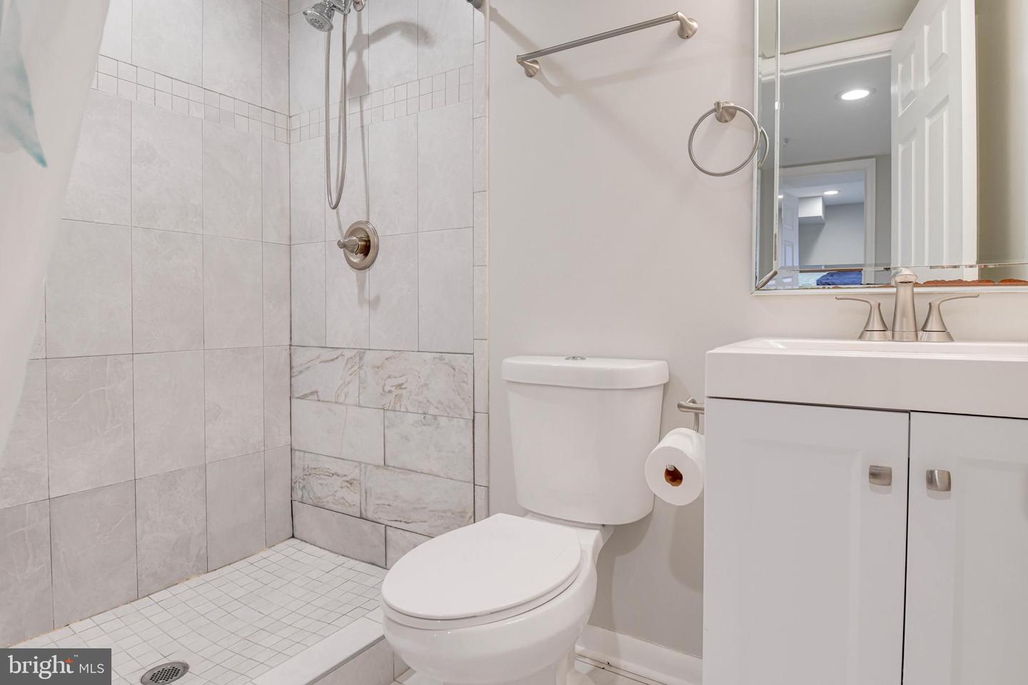 14305 Woodcrest DRIVE