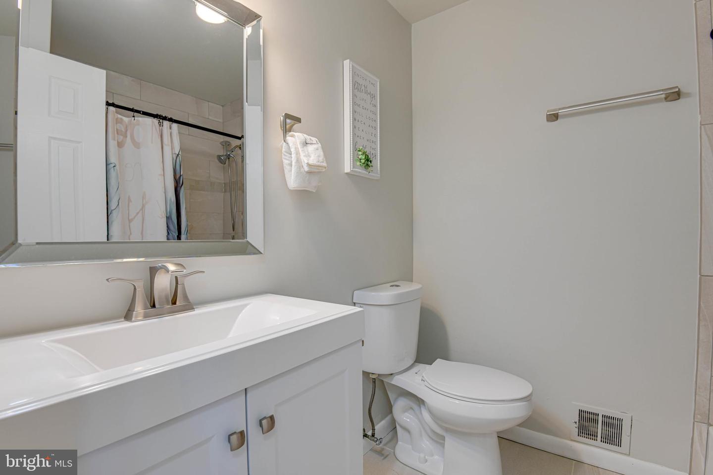 14305 Woodcrest DRIVE