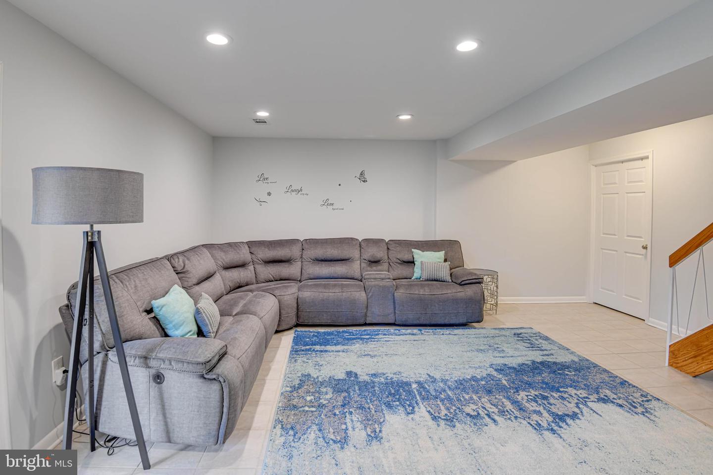 14305 Woodcrest DRIVE