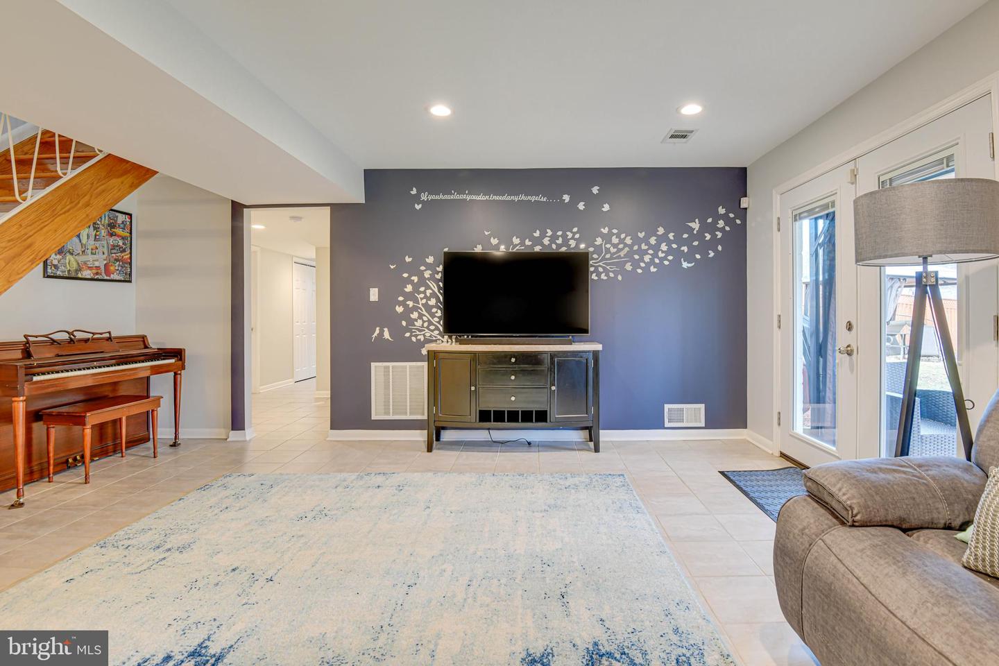 14305 Woodcrest DRIVE