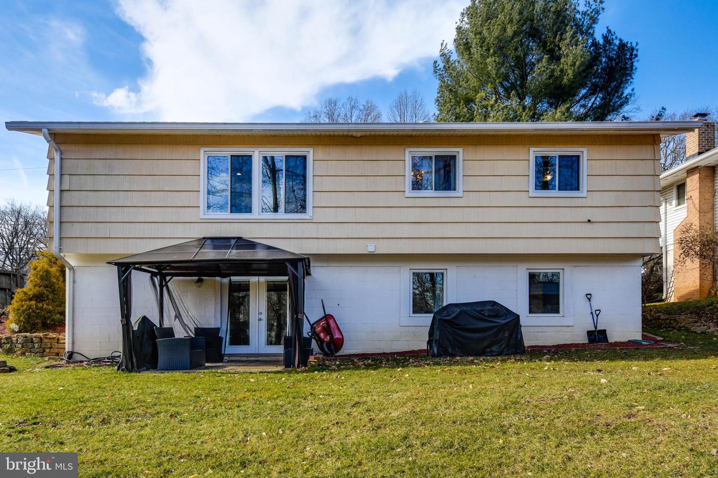 14305 Woodcrest DRIVE