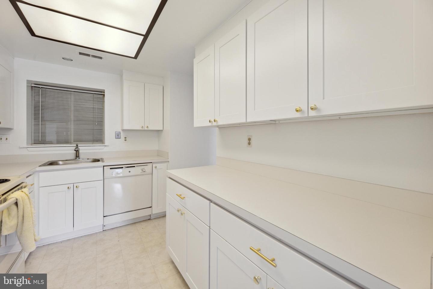 15111 Glade DRIVE Unit: 12-2D