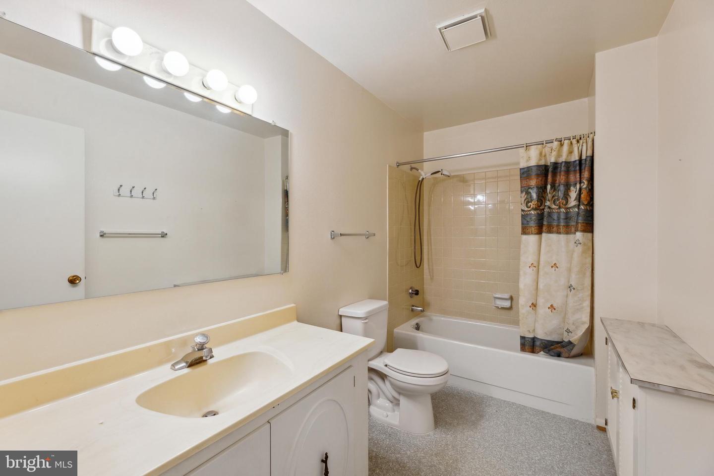 15111 Glade DRIVE Unit: 12-2D