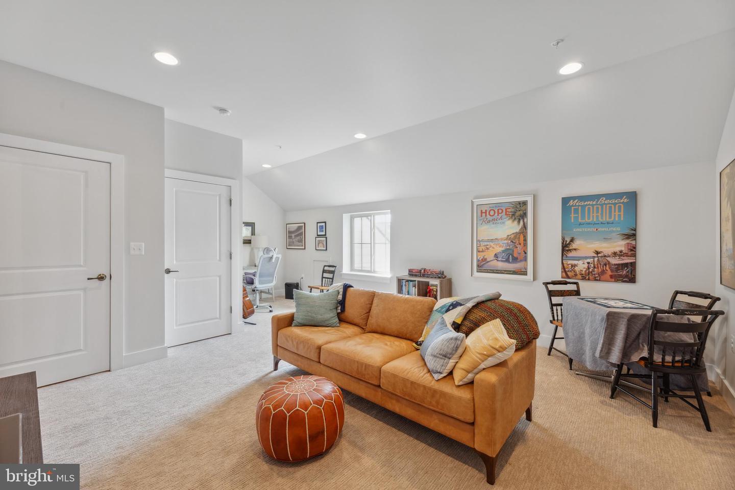 1105 Rockwell AVENUE