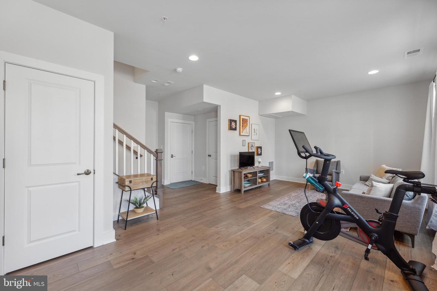 1105 Rockwell AVENUE