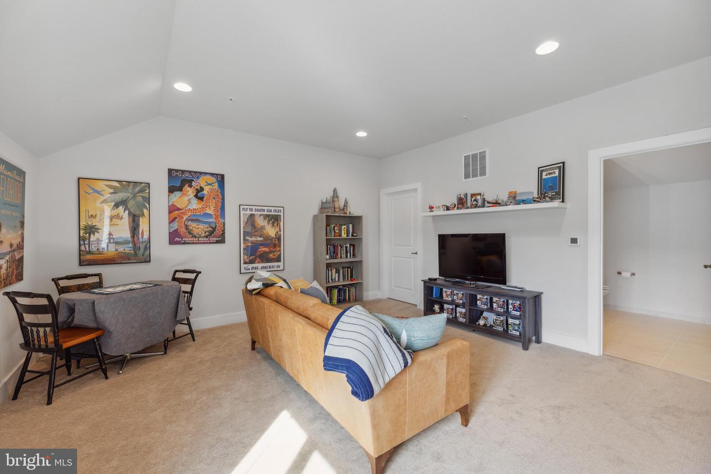 1105 Rockwell AVENUE