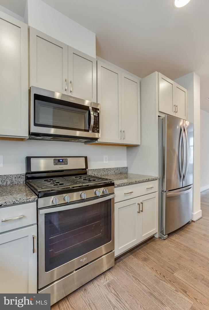 16203 Decker Pl