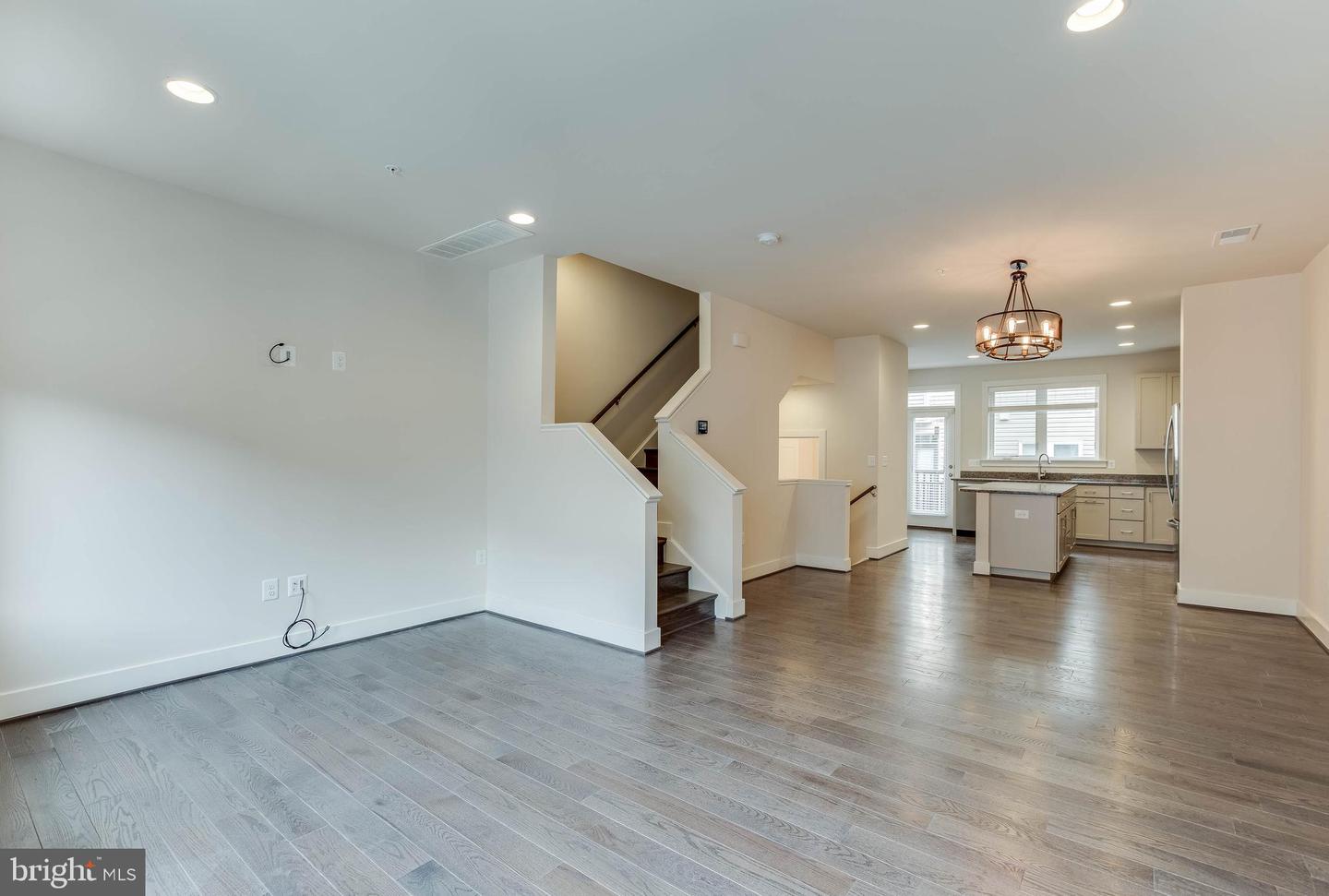 16203 Decker Pl