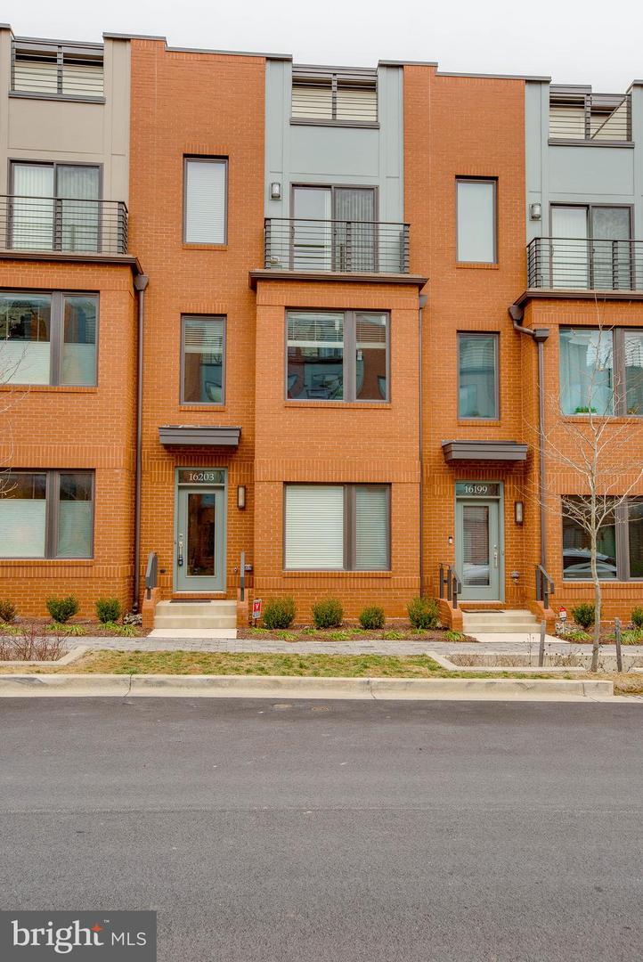 16203 Decker Pl