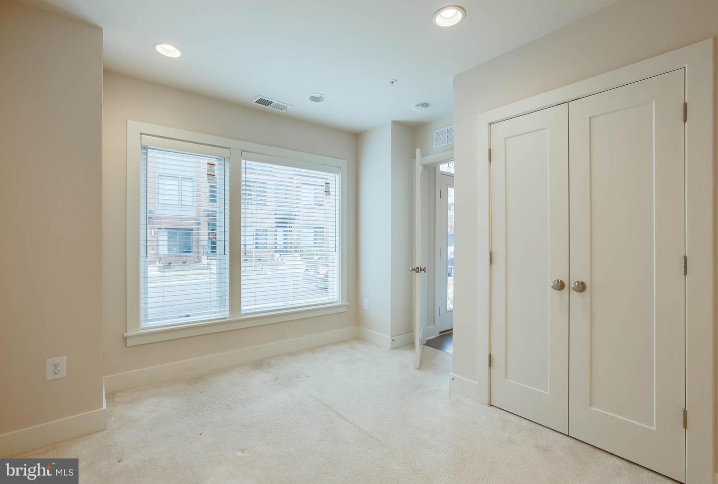 16203 Decker Pl