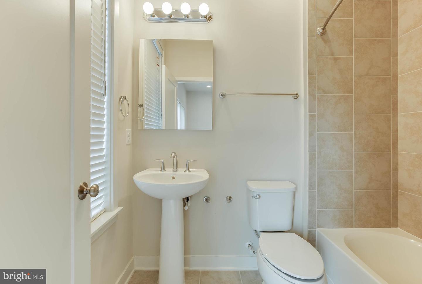 16203 Decker Pl