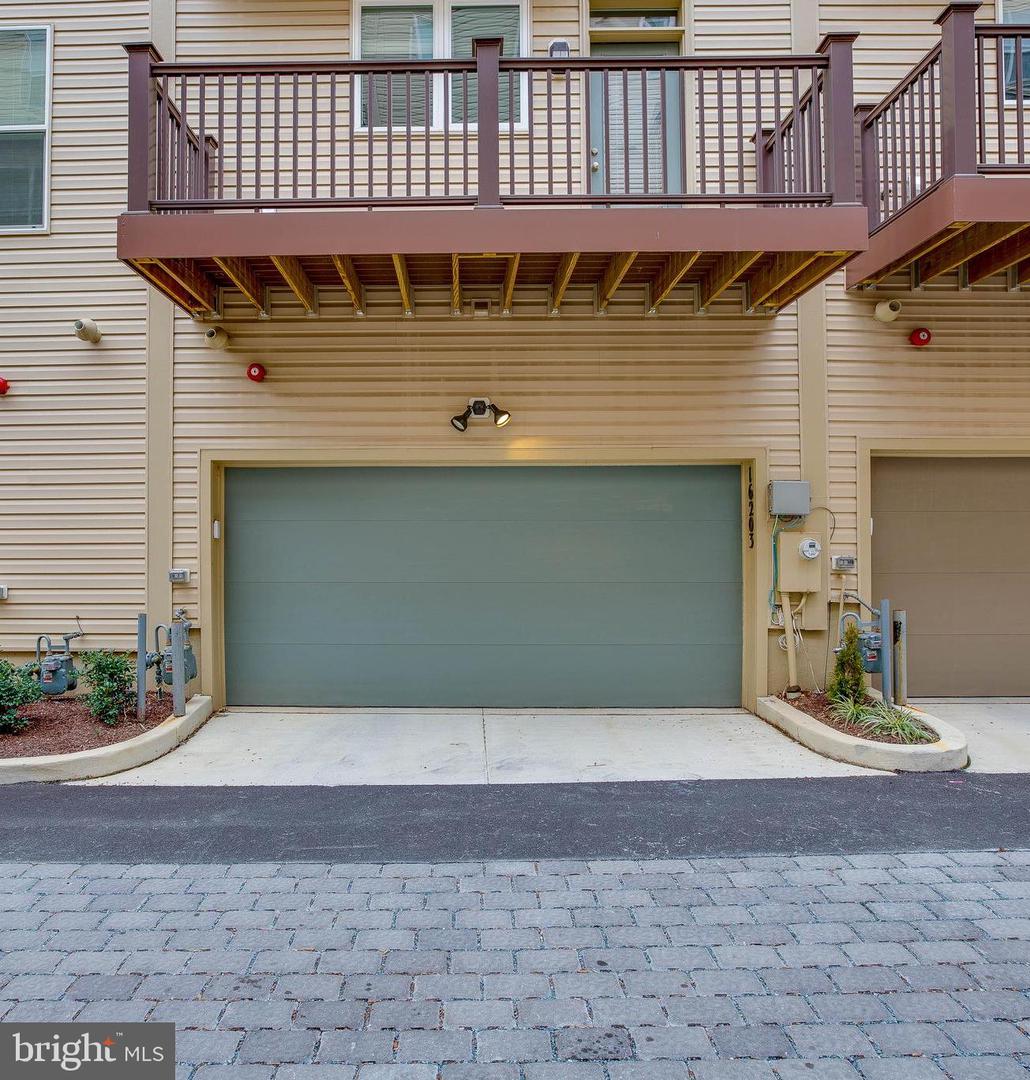 16203 Decker Pl