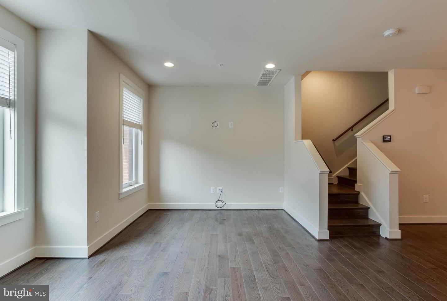 16203 Decker Pl