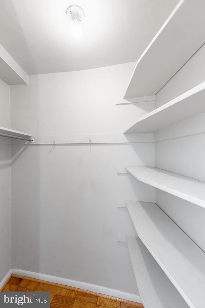 10201 Grosvenor Unit: 1228