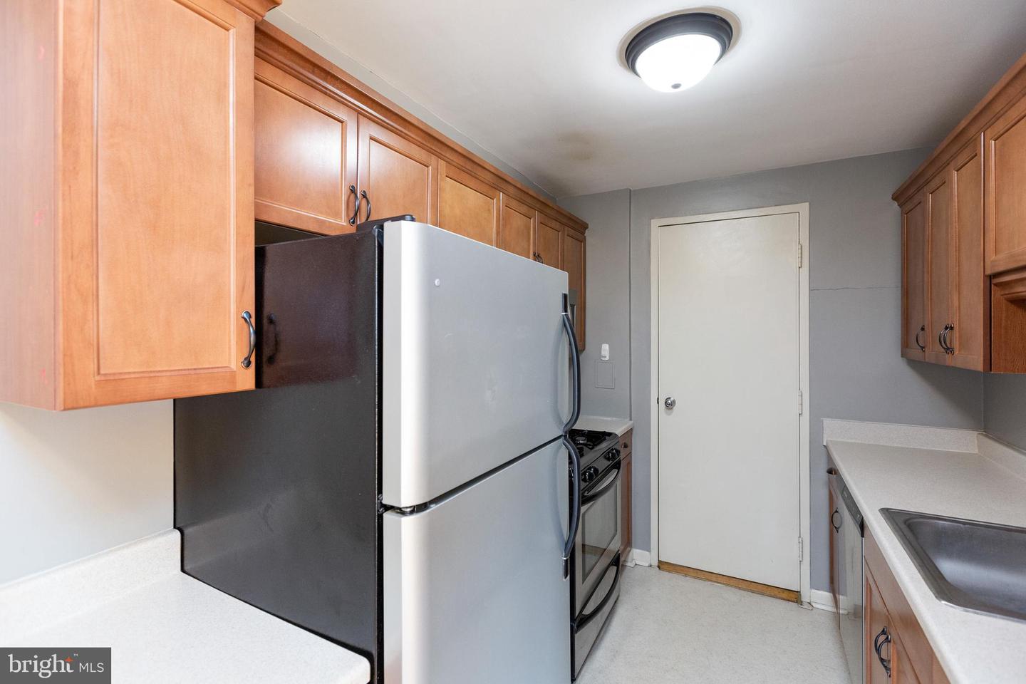 10201 Grosvenor Unit: 1228