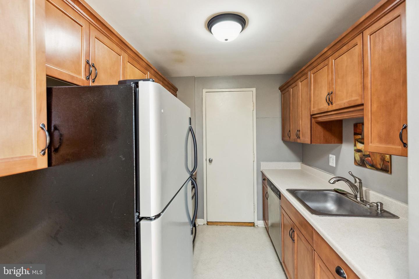 10201 Grosvenor Unit: 1228