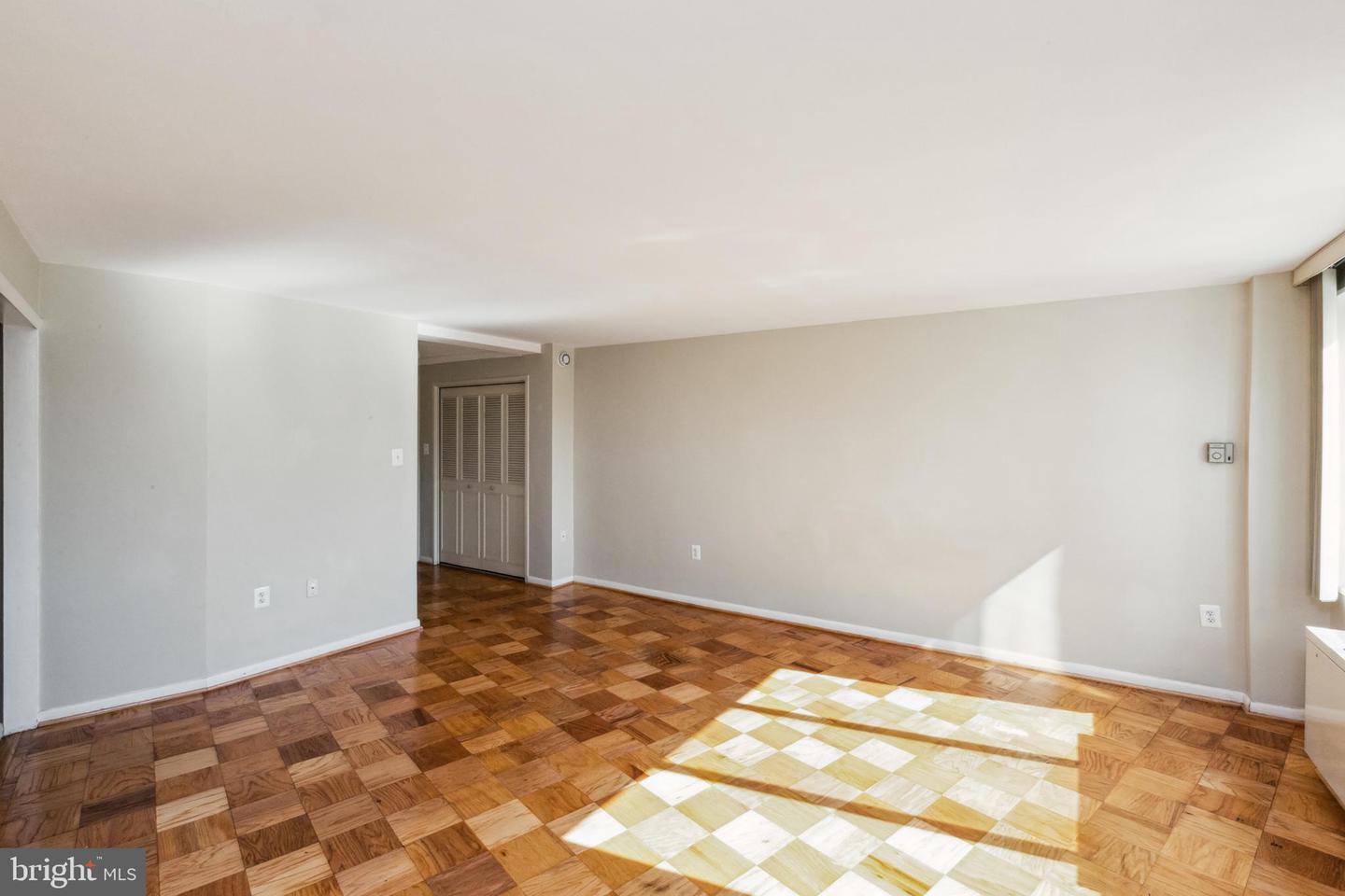 10201 Grosvenor Unit: 1228