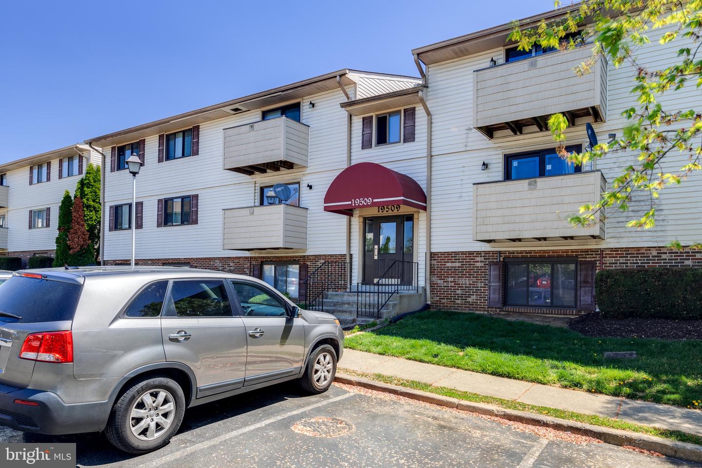 19509 Gunners Branch ROAD Unit: 633