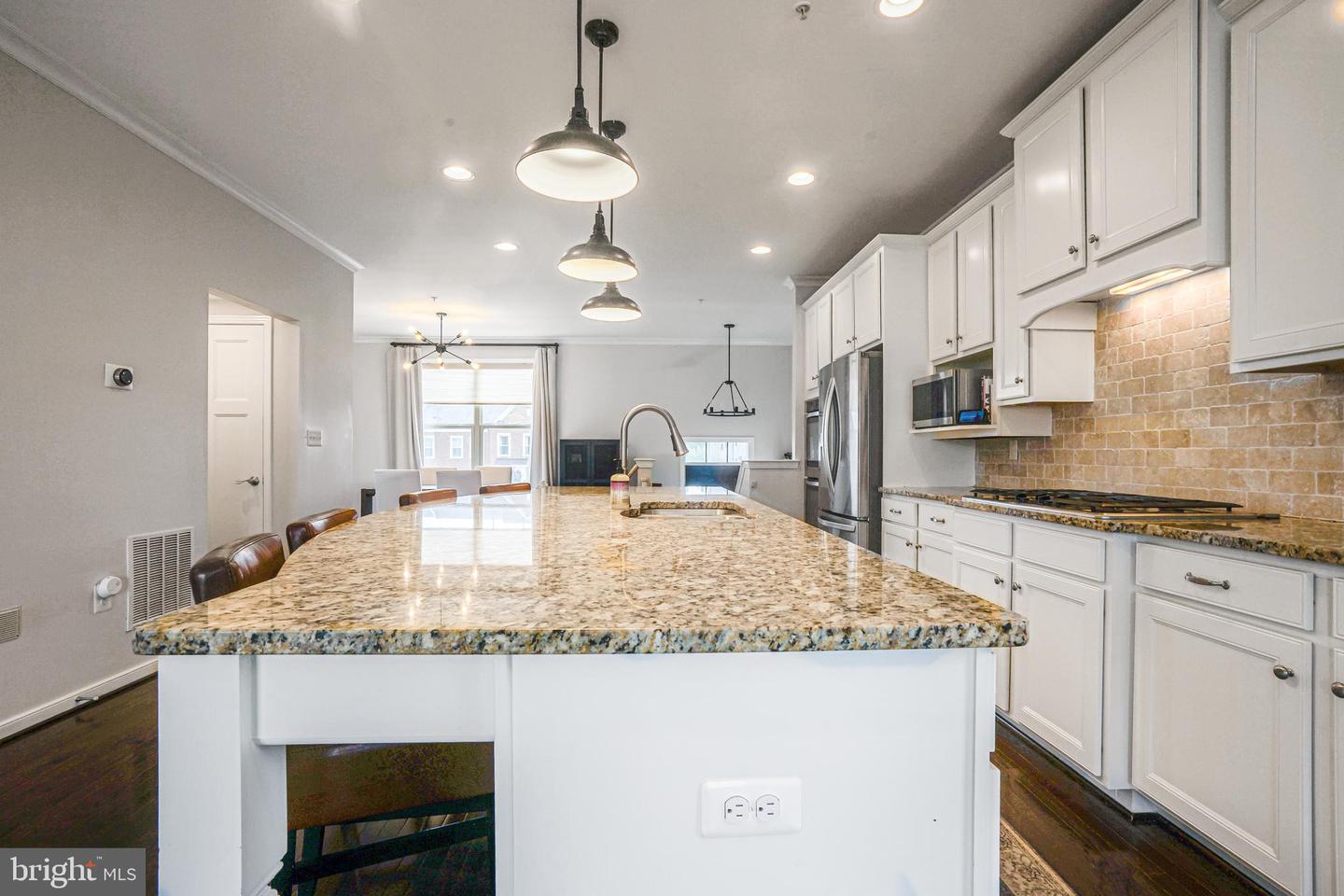 1307 Autumn Brook AVENUE