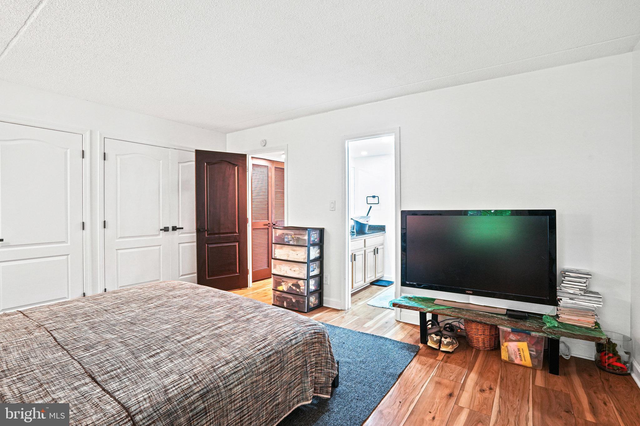 3912 Chesterwood DRIVE Unit: 3912