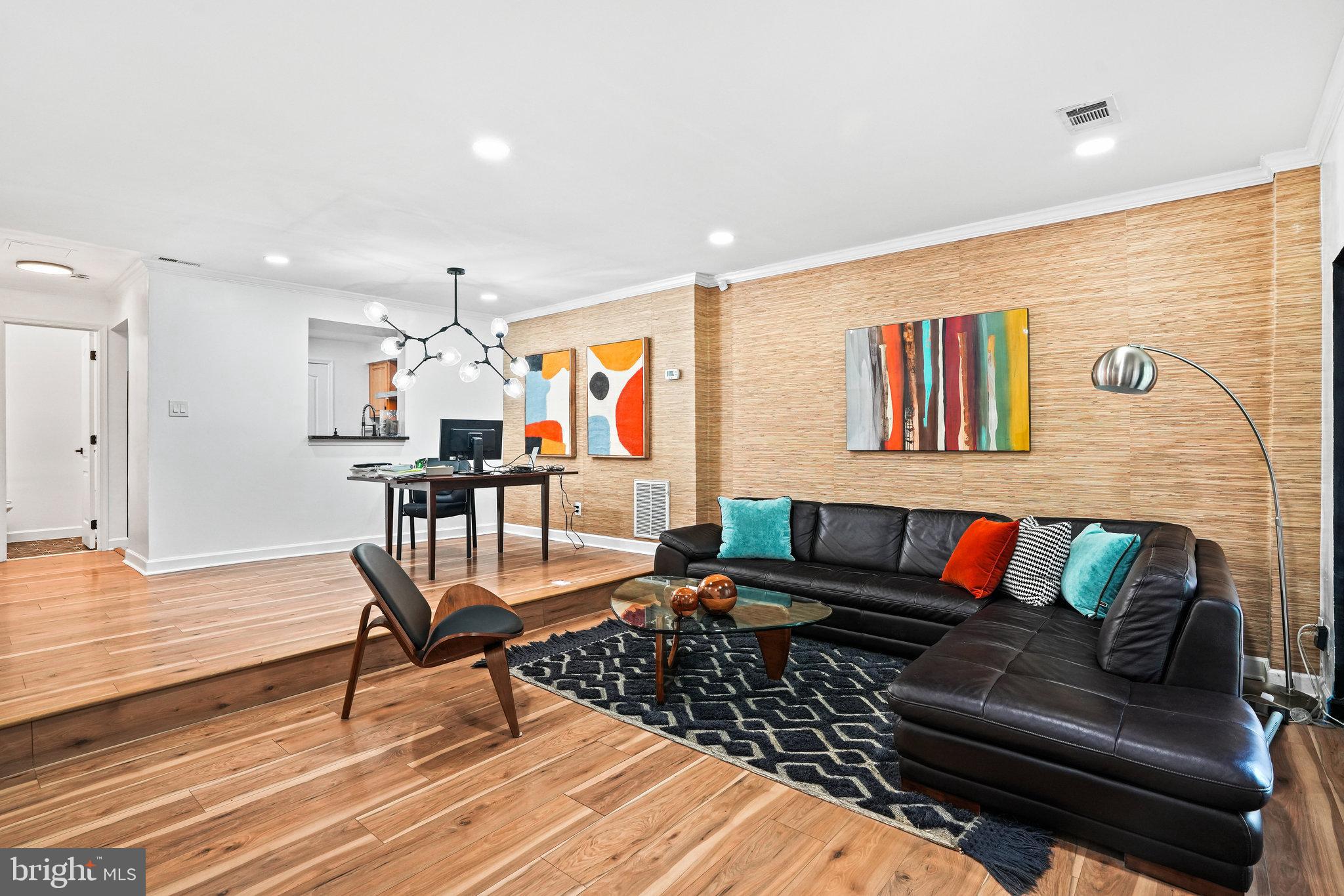 3912 Chesterwood DRIVE Unit: 3912