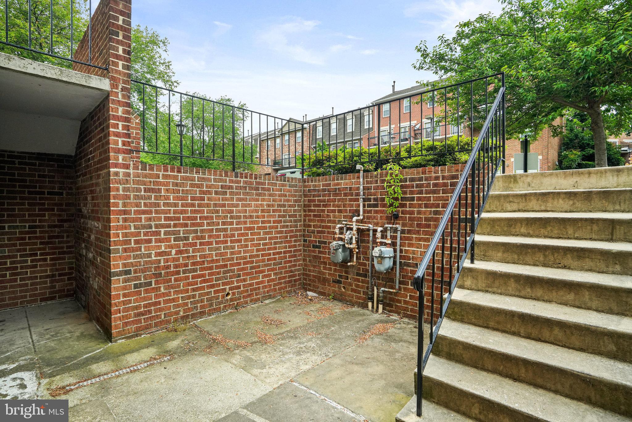 3912 Chesterwood DRIVE Unit: 3912