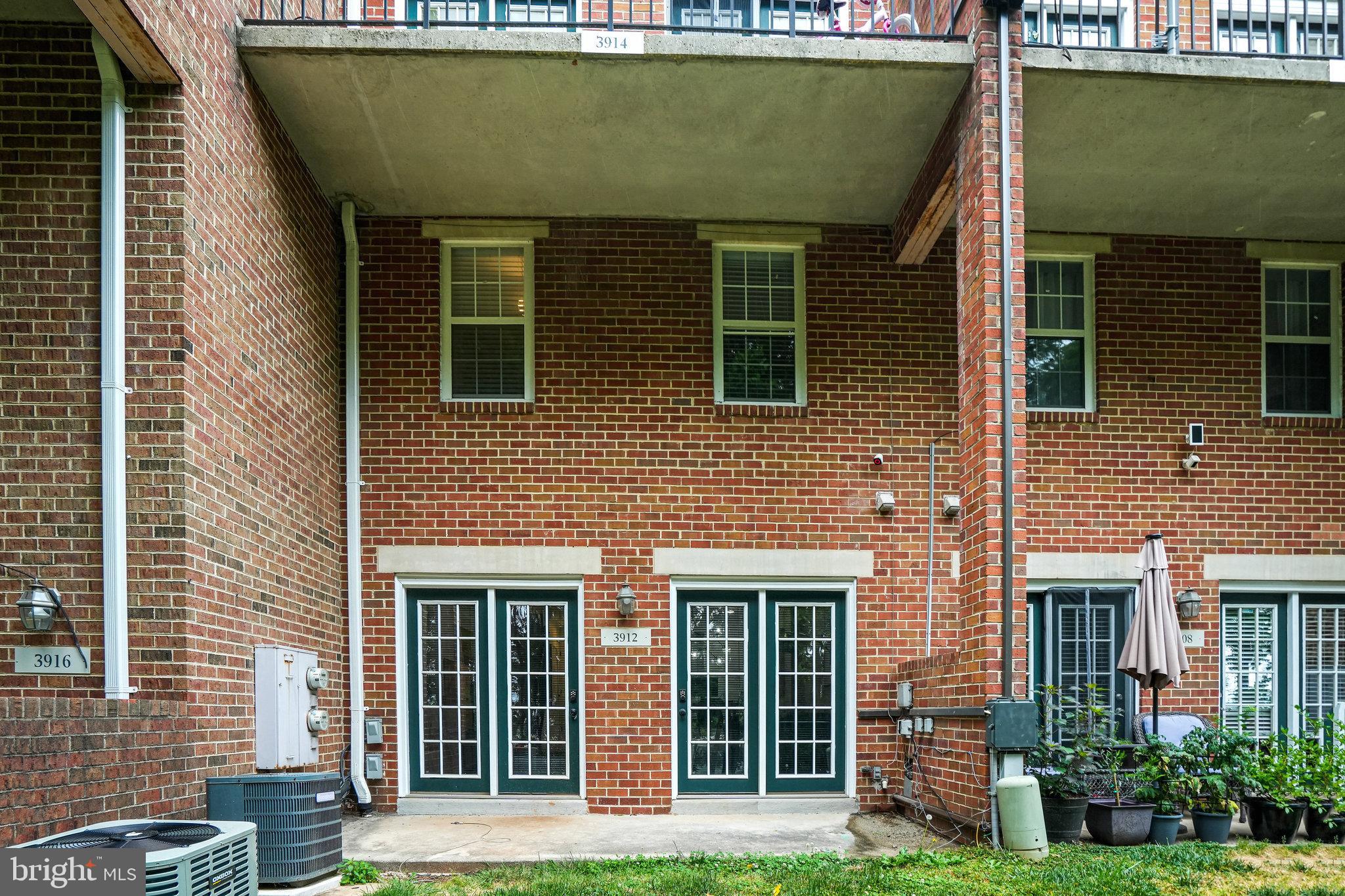 3912 Chesterwood DRIVE Unit: 3912