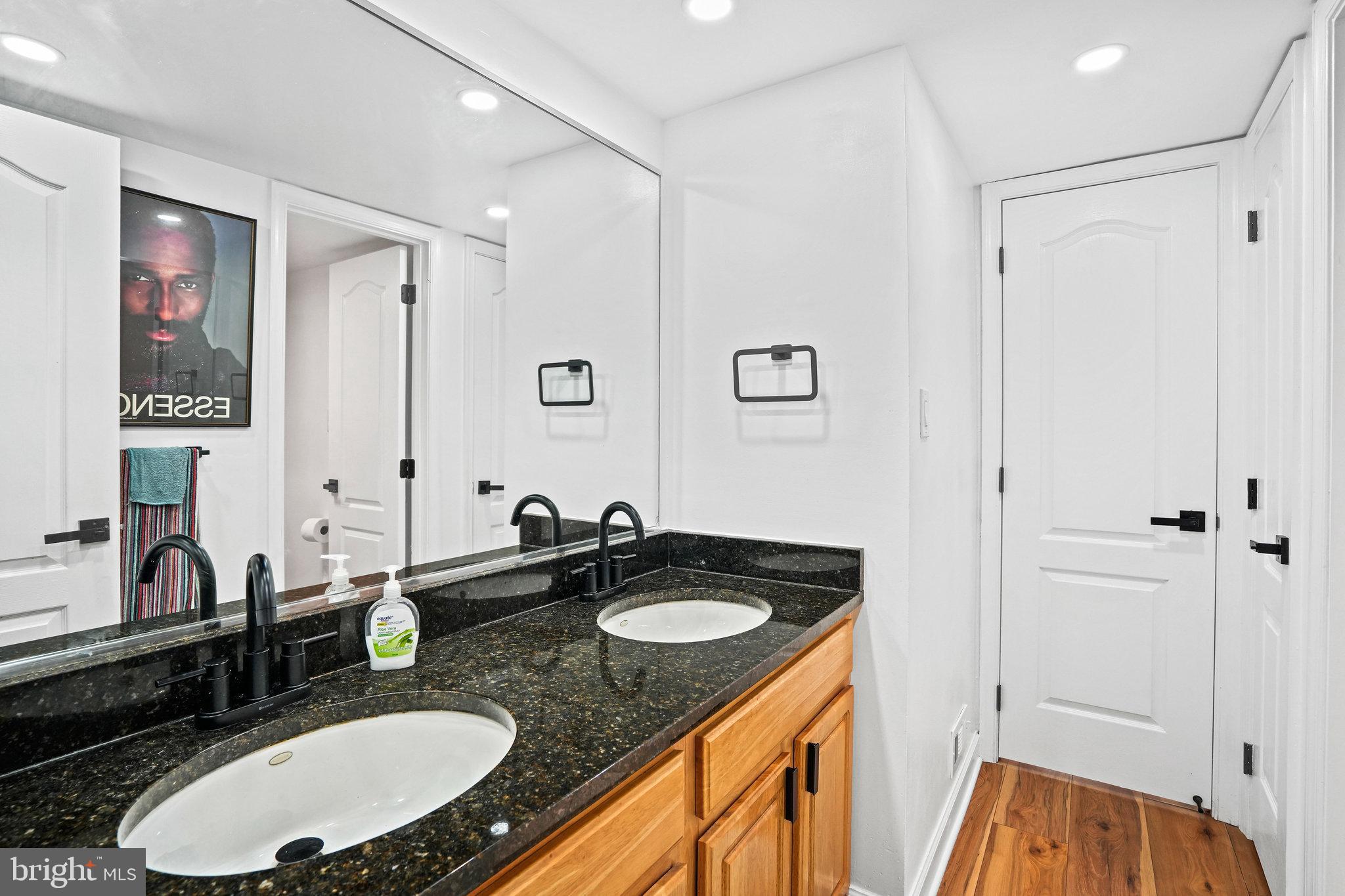 3912 Chesterwood DRIVE Unit: 3912
