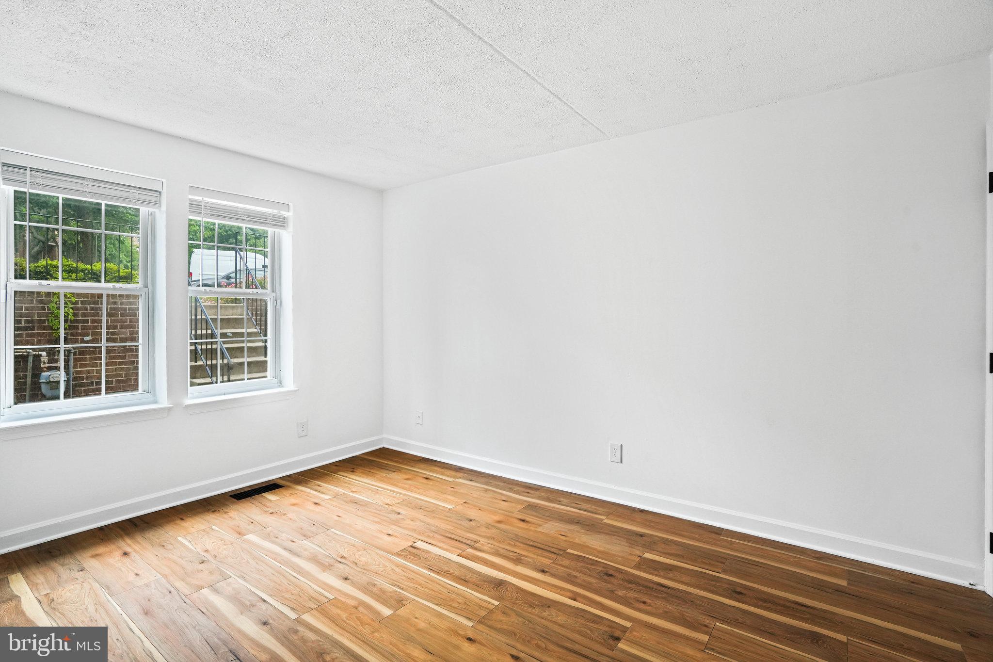 3912 Chesterwood DRIVE Unit: 3912
