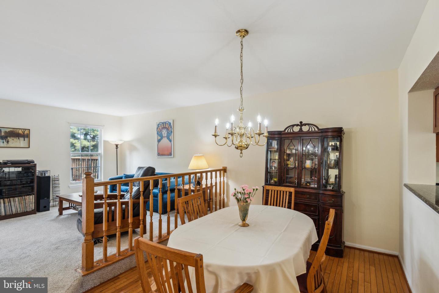 8 Beacon Hill WAY