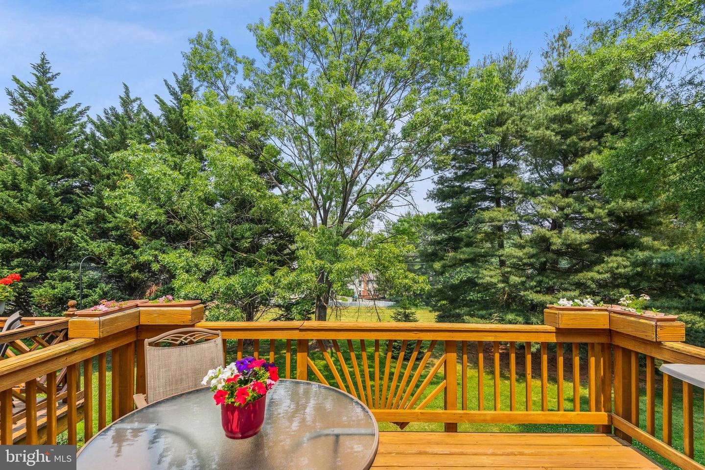 8 Beacon Hill WAY