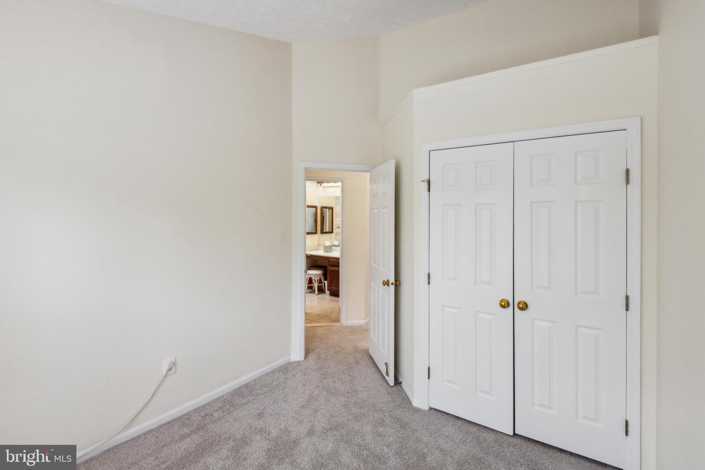 8 Beacon Hill WAY