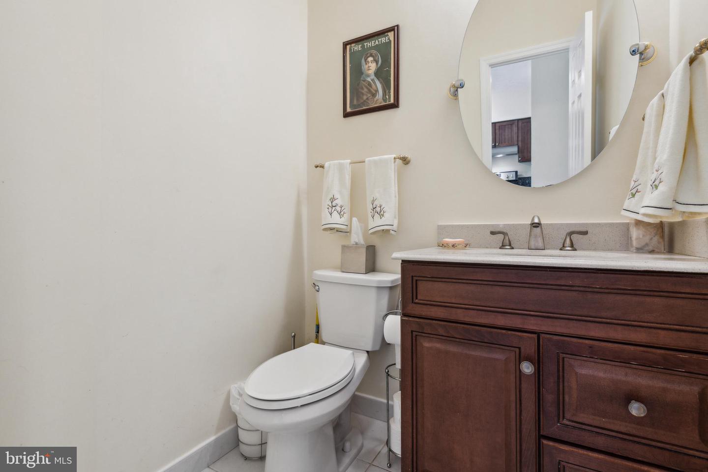 8 Beacon Hill WAY