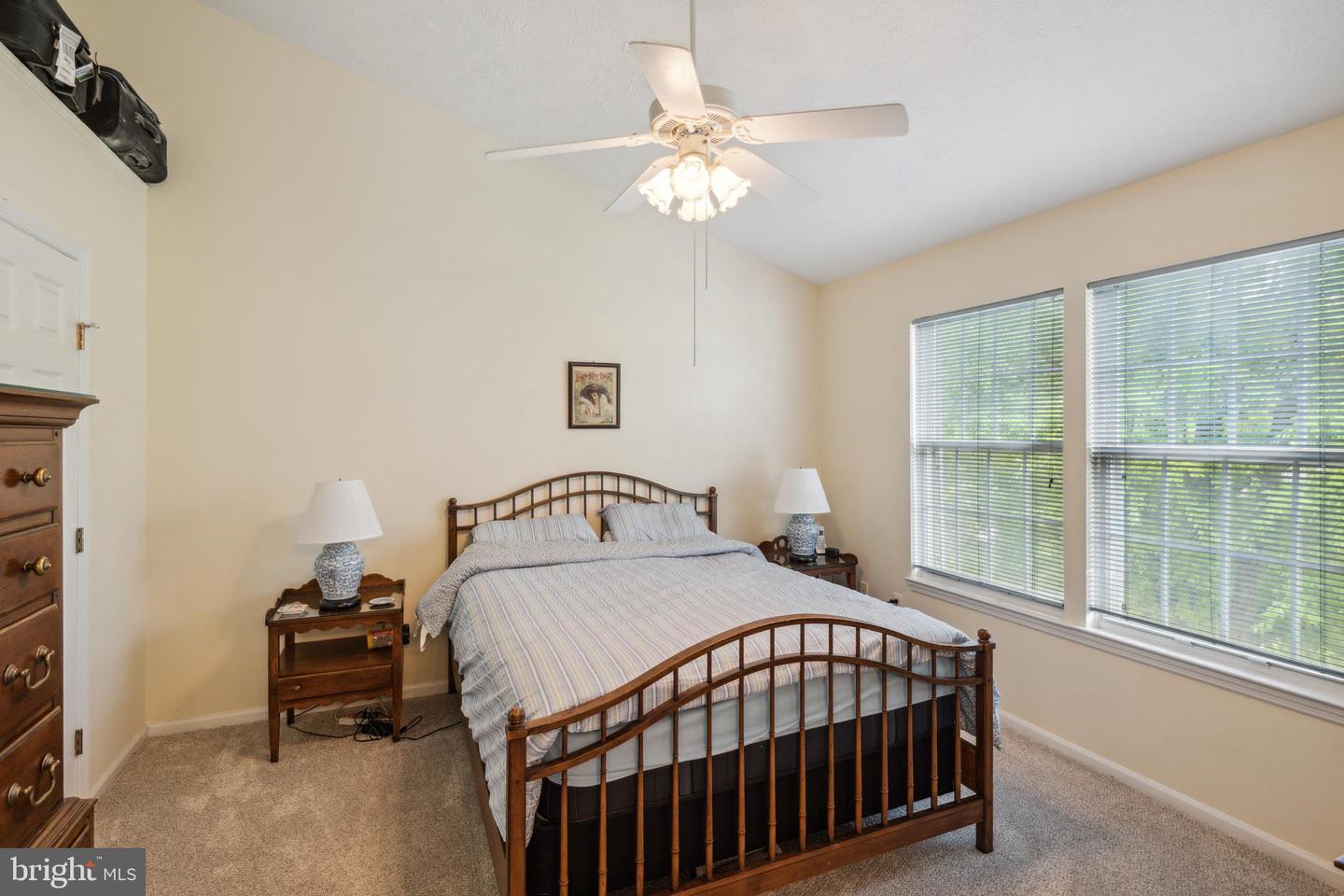 8 Beacon Hill WAY