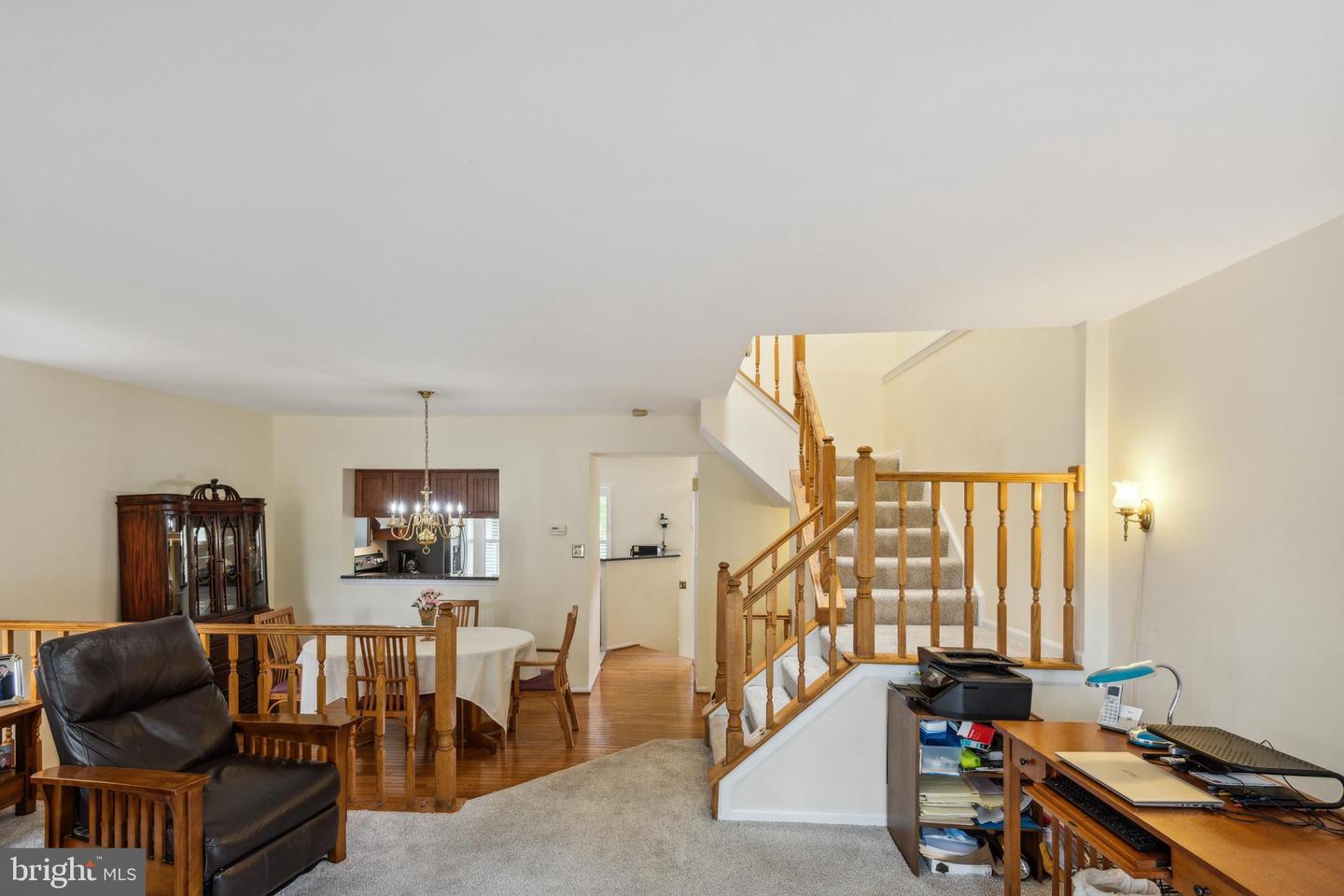 8 Beacon Hill WAY