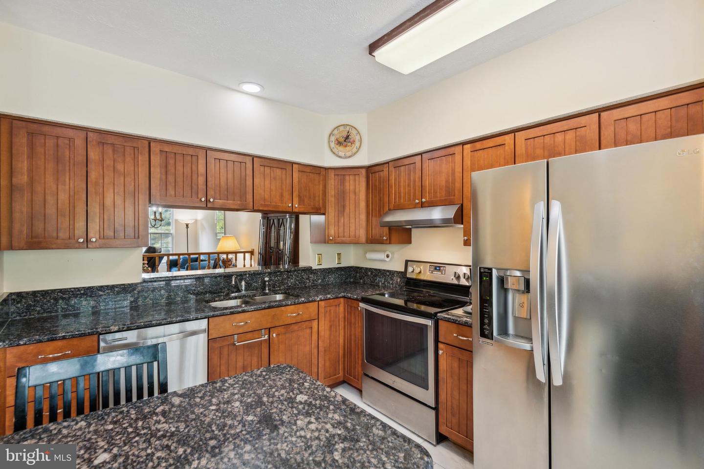 8 Beacon Hill WAY