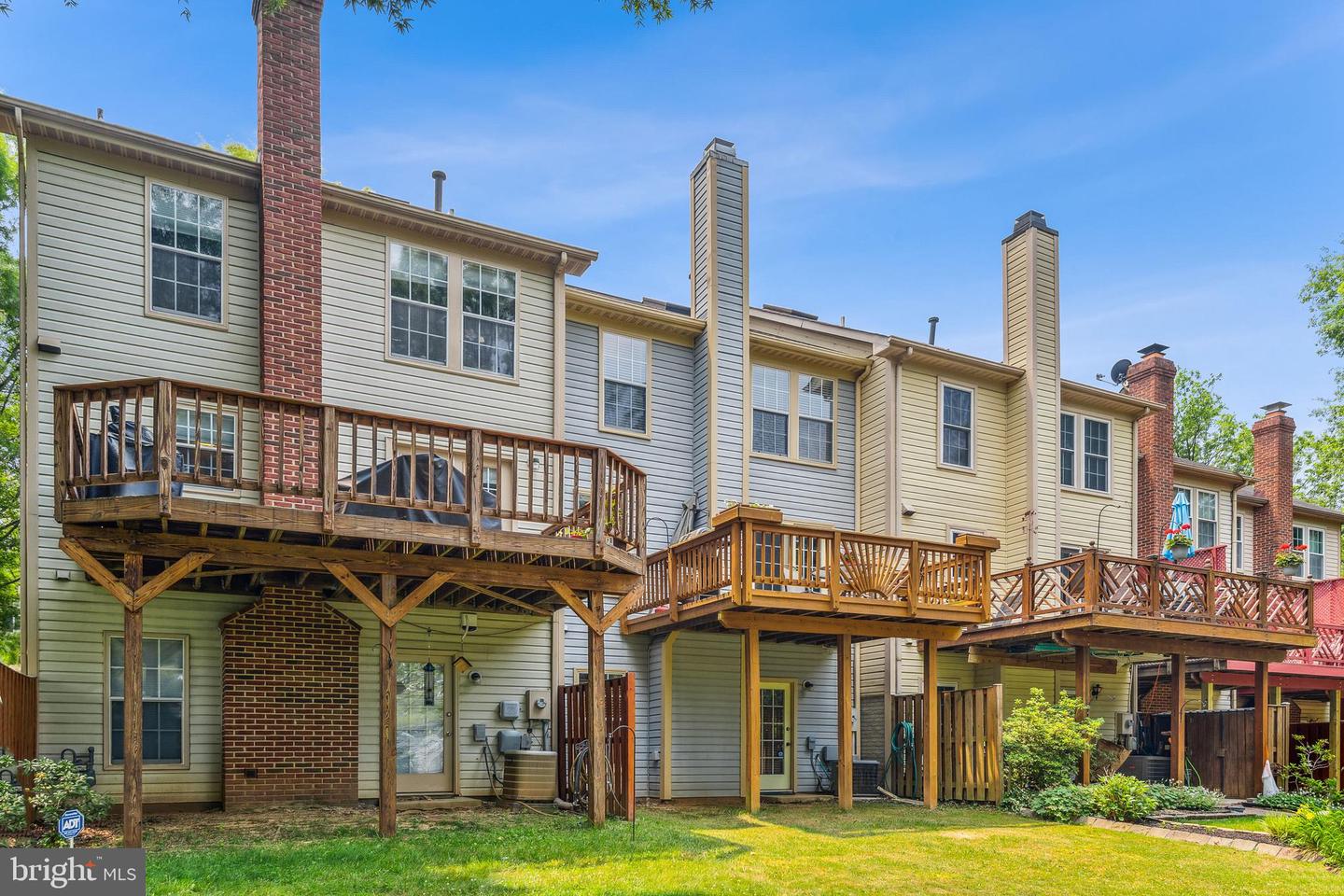 8 Beacon Hill WAY