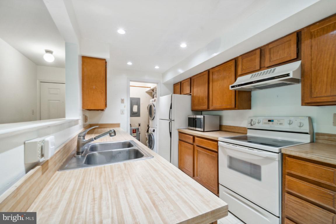 20609 Shadyside WAY Unit: 92-6