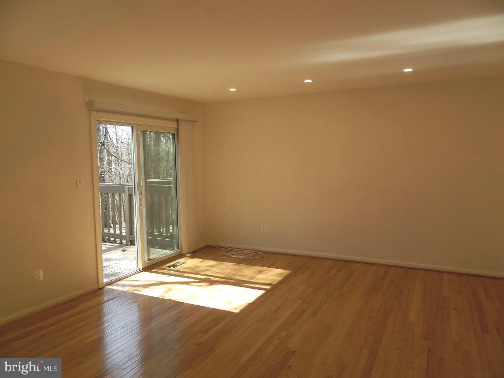 10026 Maple Leaf DRIVE