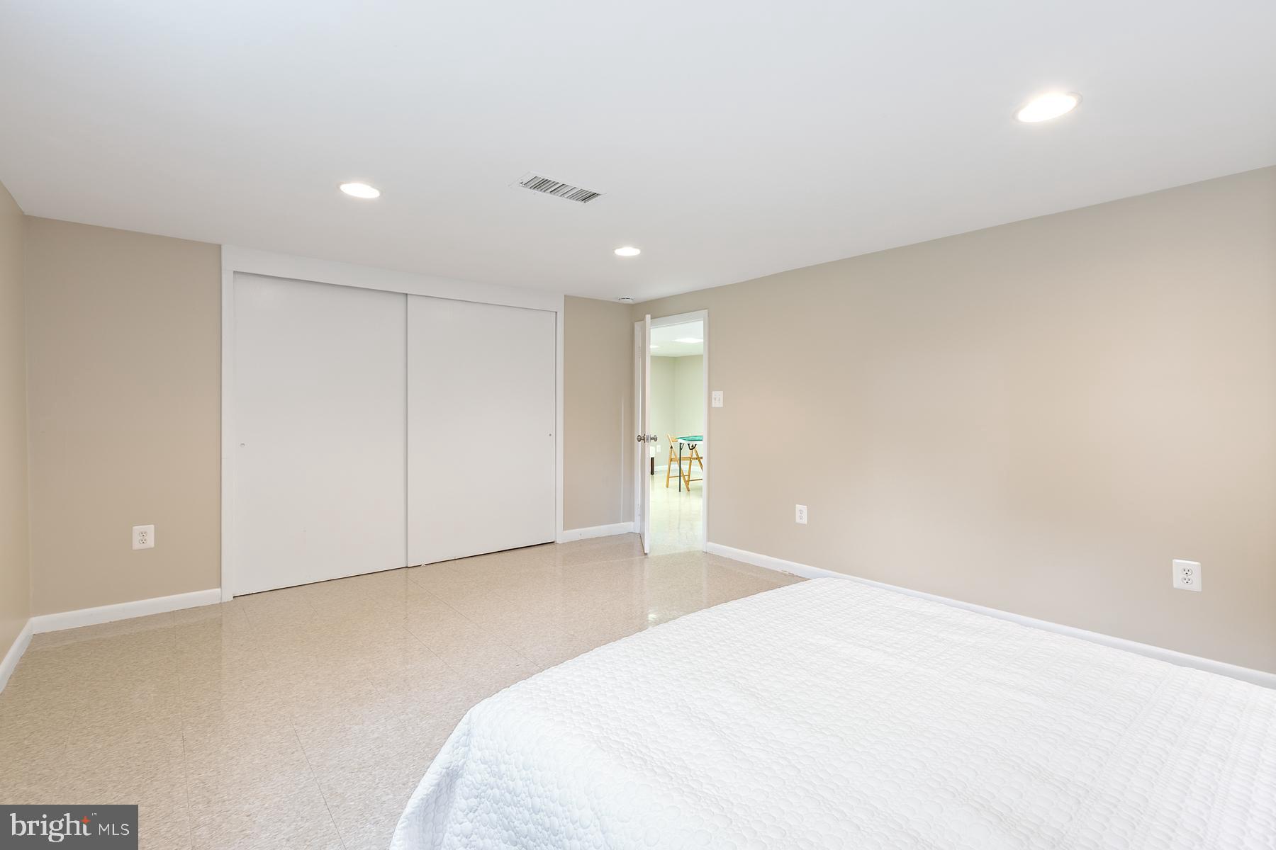 11901 Ashley DRIVE