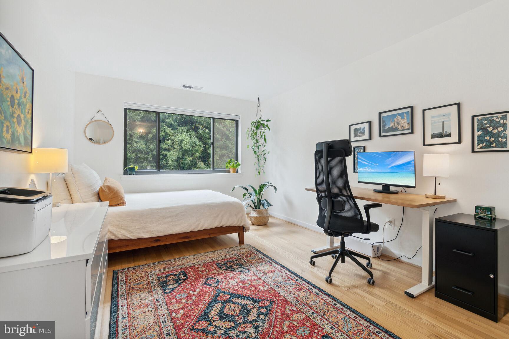 407 Tulip AVENUE Unit: 201