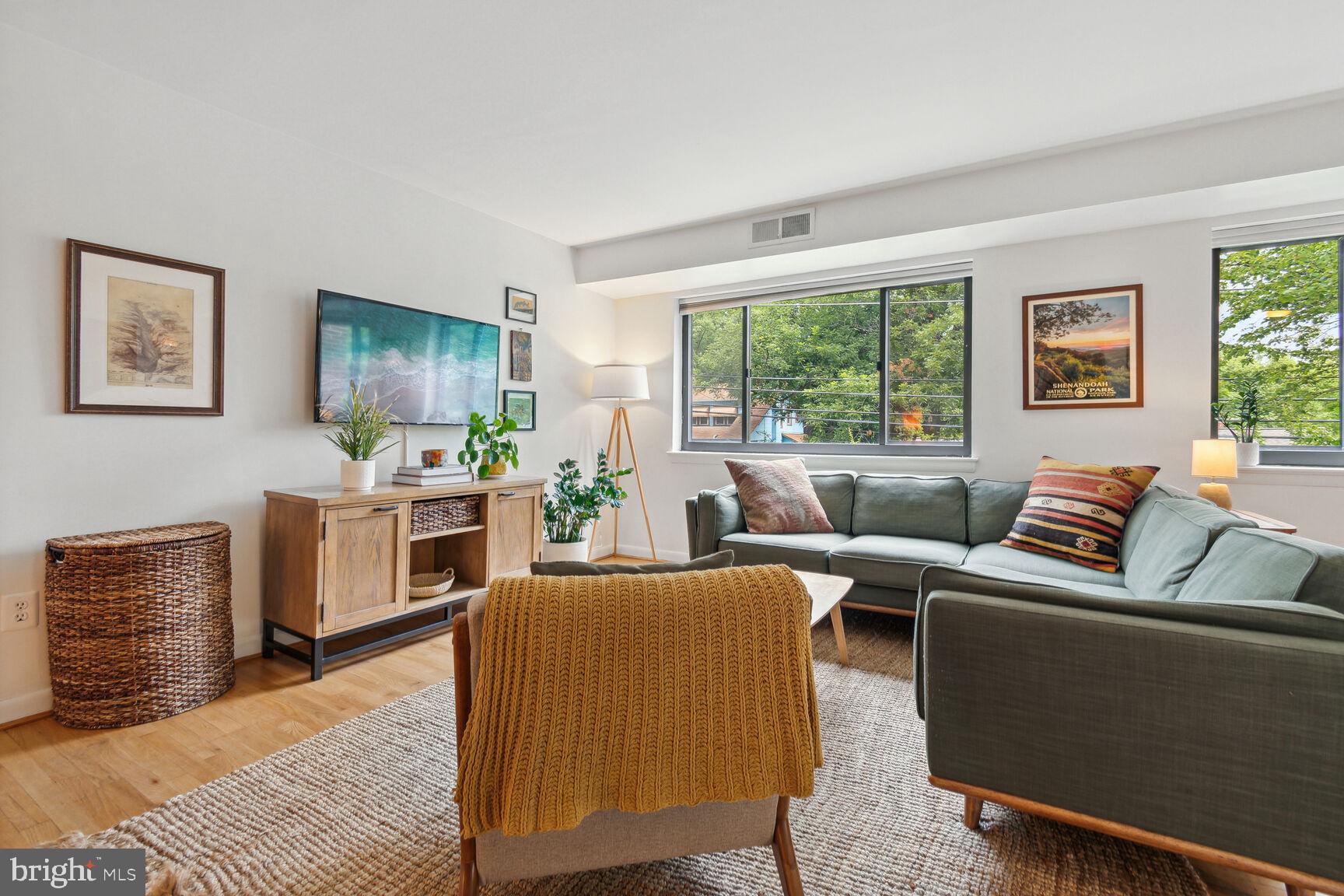 407 Tulip AVENUE Unit: 201
